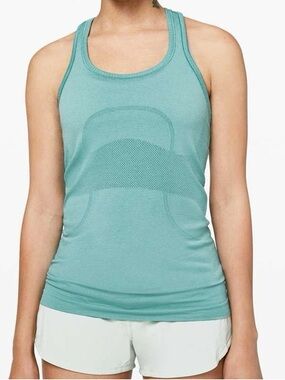 Lululemon Swiftly Tech Racerback Tank Seafoam Green Size 4-6 Seamless Top EUC